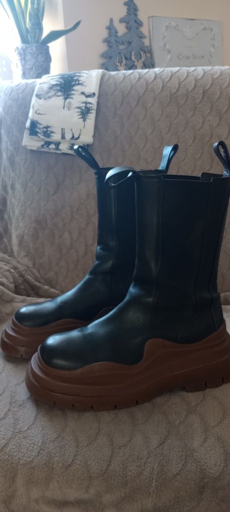 Masywne trepy Bottega Veneta czarne 39