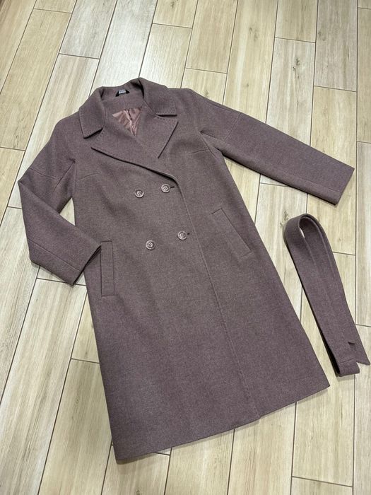 Пальто жіноче класичне  M розмір