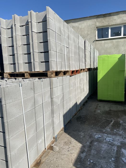 Блок опалубка  для будівництва