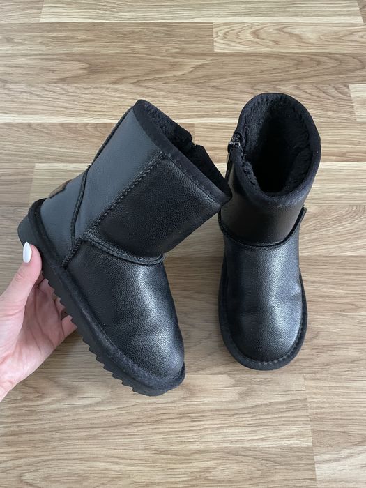 Дитячі уггі чорні шкіряні розмір 31 устілка 19.5 см