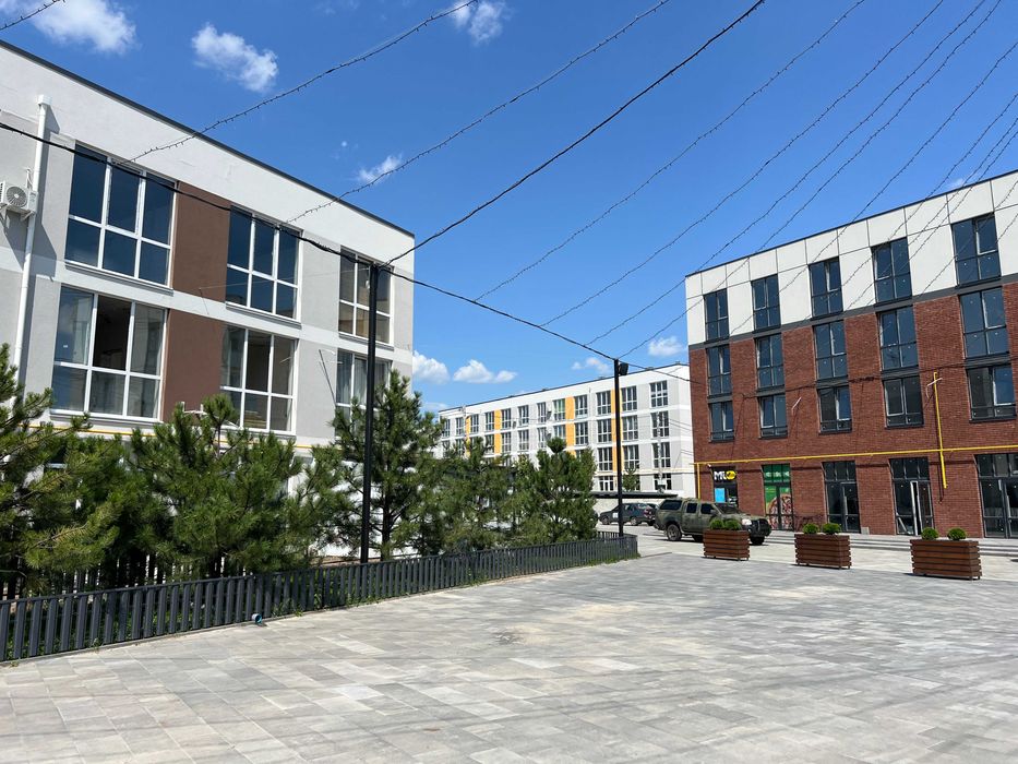 2-кімнатна 47,5 м² з вітальнею майже 20 м² закрита територія