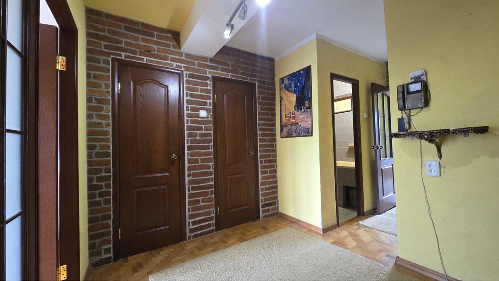 Продаж 2-х кімнатна квартрира р-н Росвигово