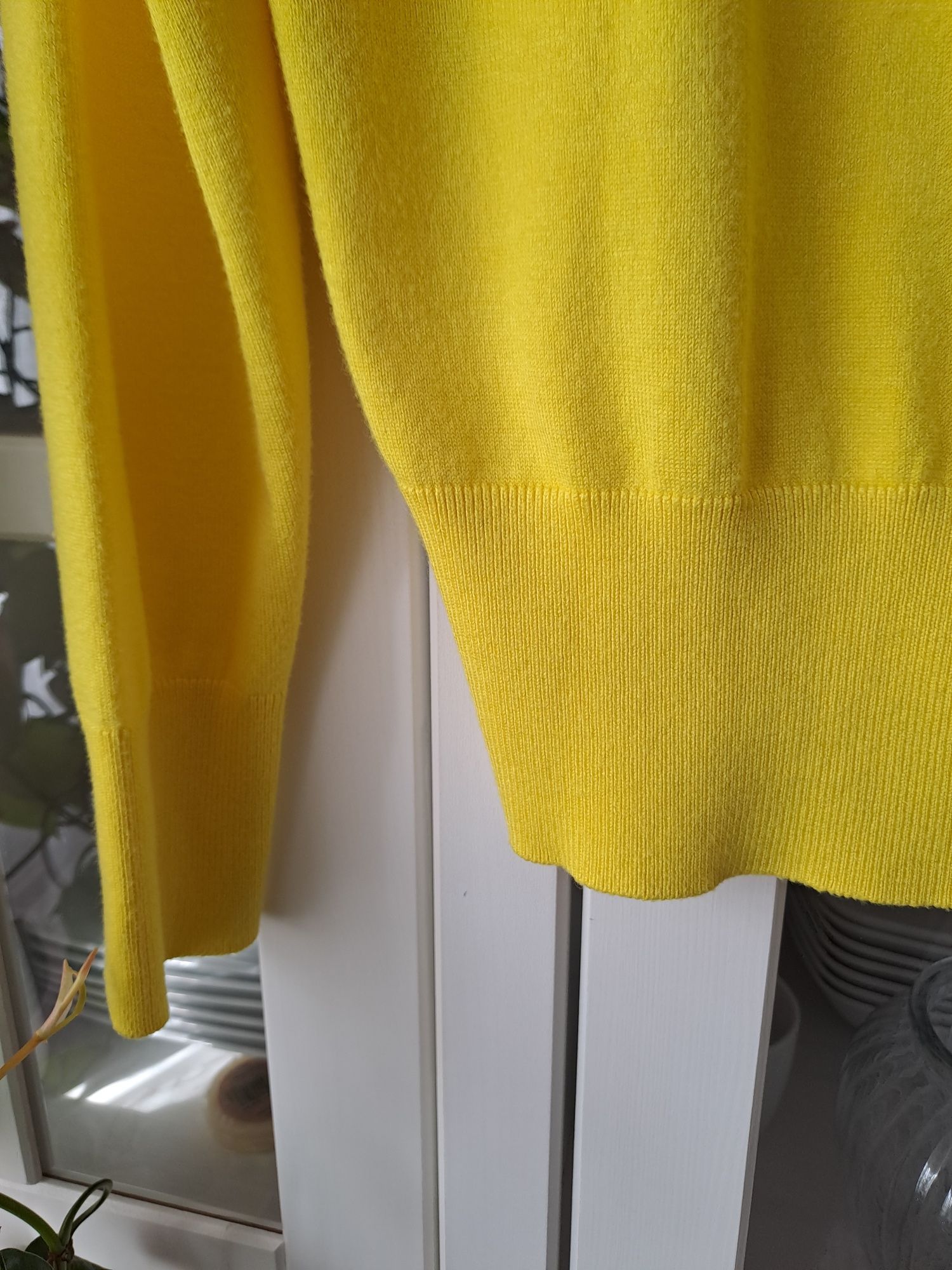 Żółty zapinany sweter Holly & Whyte S