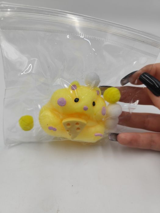 Żółta piankowa figurka z serkiem  nowa