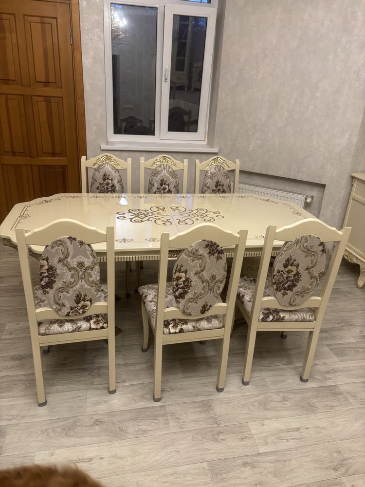Продам стол и 6 сульев