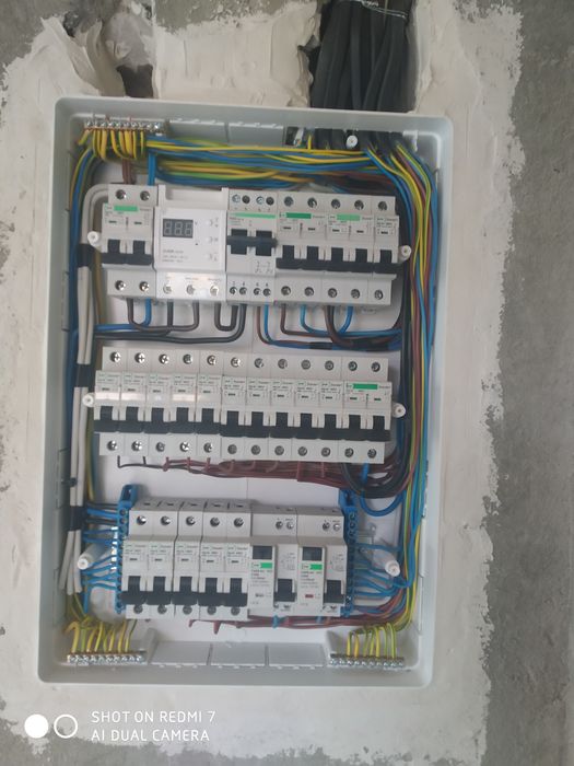 Послуги електрика.