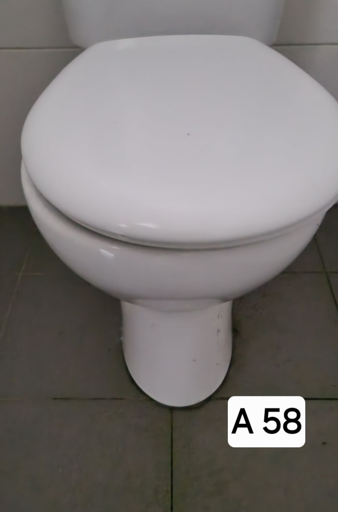 A 58 sanita Roca com cisterna