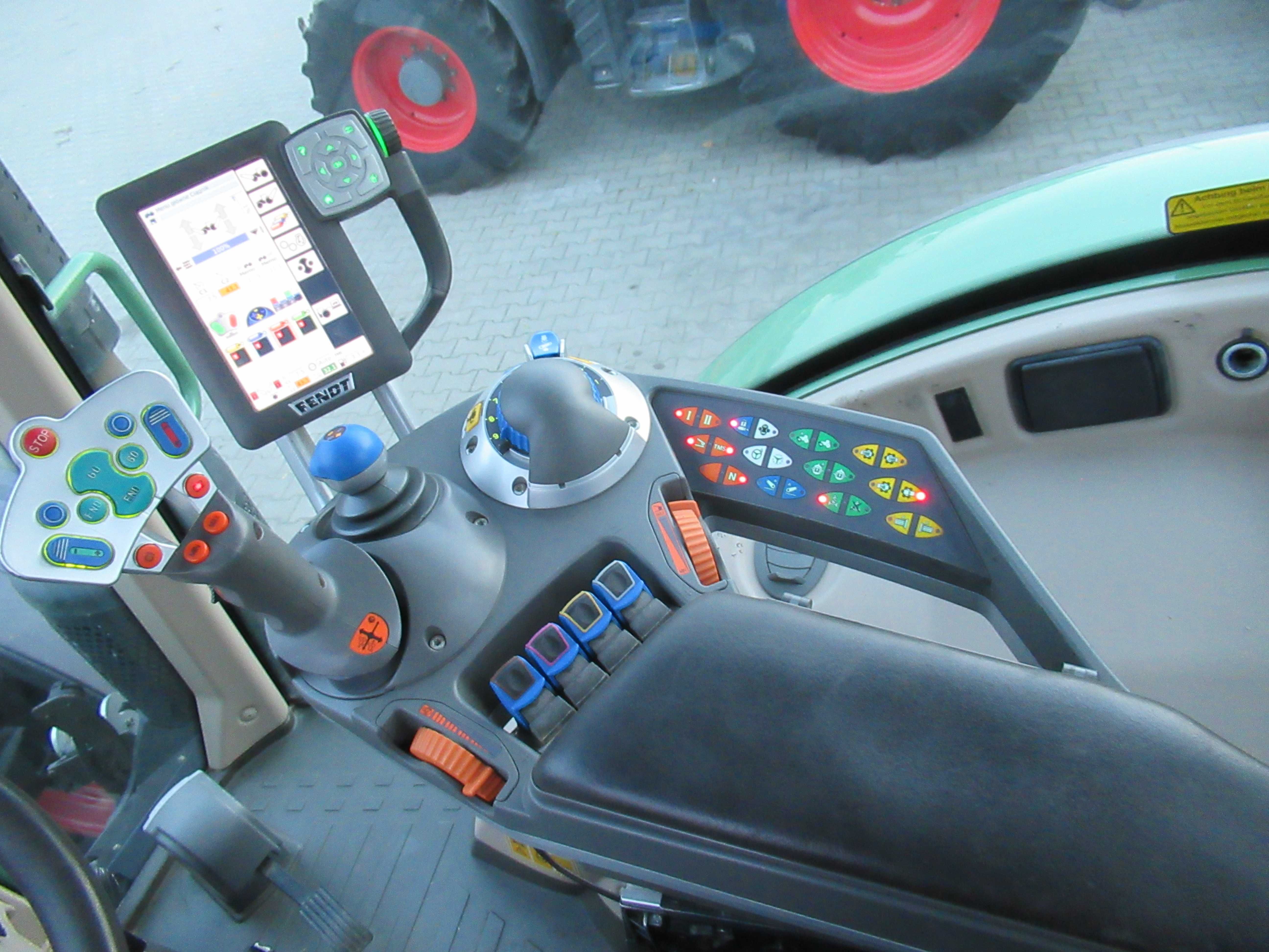 ciagnik Fendt 718 SCR Vario Profi