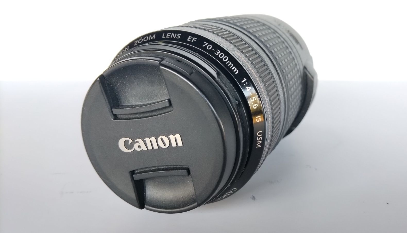 Objectiva Zoom Canon EF 70-300mm F4-5.6 IS USM.