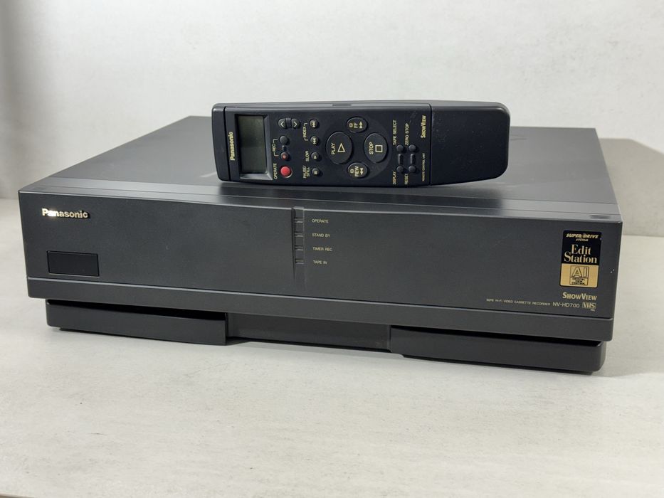 Magnetowid Panasonic NV-HD700 + oryginalny pilot