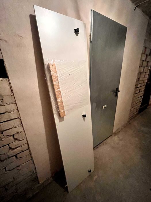 Białe Łóżko 90x200, z pojemnikiem na kółkach oraz materacem