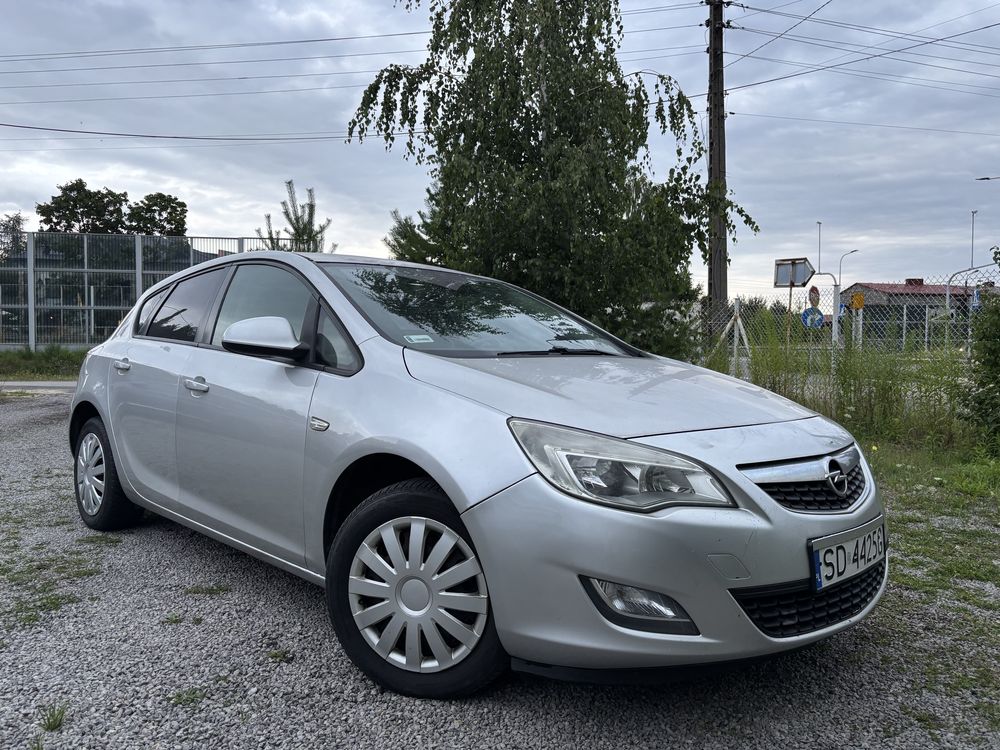 OPEL ASTRA J 1.7 CDTI 110KM 2010r Navi Pakiet Zimowy NISKIE SPALANIE