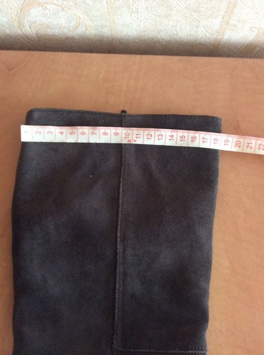 Продам демисезонные замшевые сапоги Gabor 40 р.