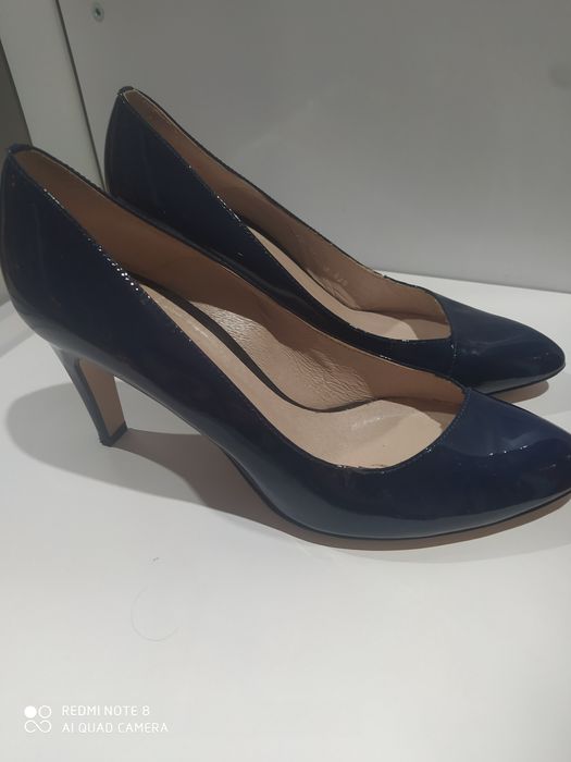 Pantofle damskie firmy Gino Rossi rozmiar 38 granatowe