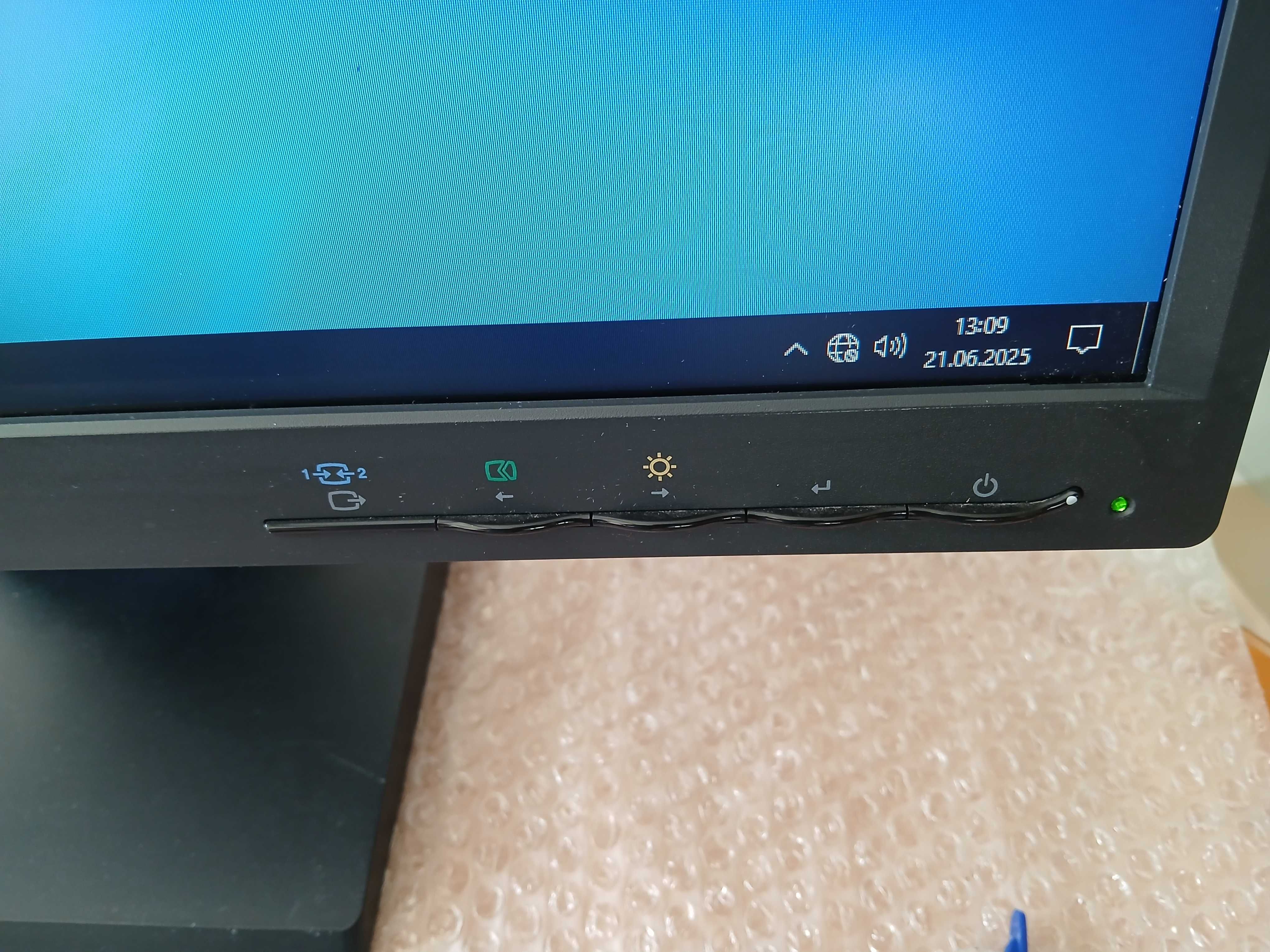 Monitor LED Lenovo L2250pw 22" 1680 x 1050 zlacze HDMI