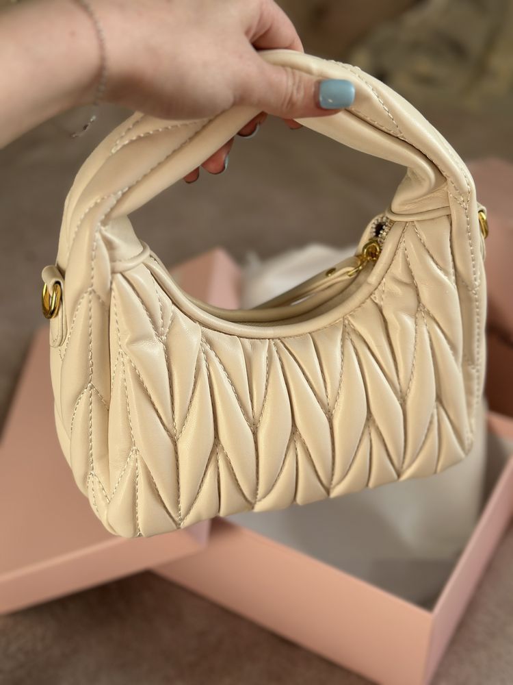 Сумка в стилі Miu Miu міу міу біла рожева сумочка