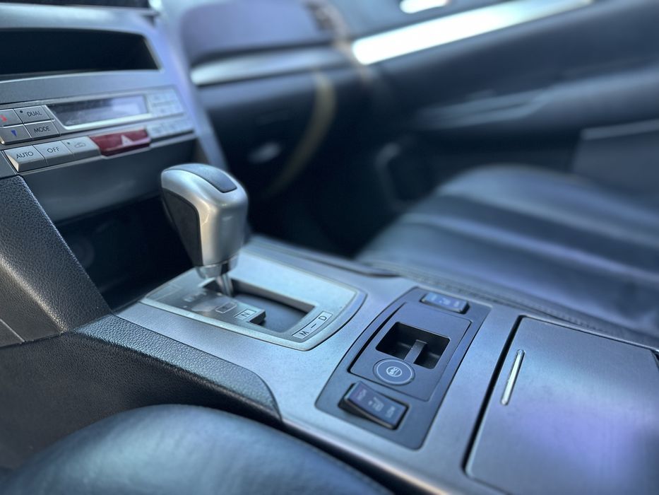 Subaru Legacy топова комплектація