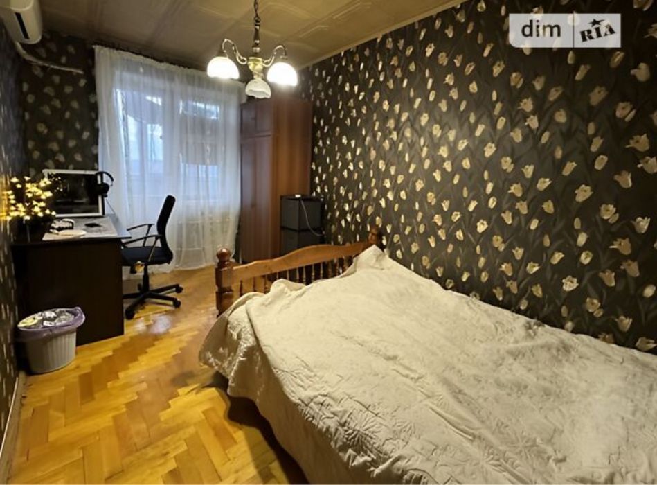 Оренда кімнати для хлопця на вул. Торговиця