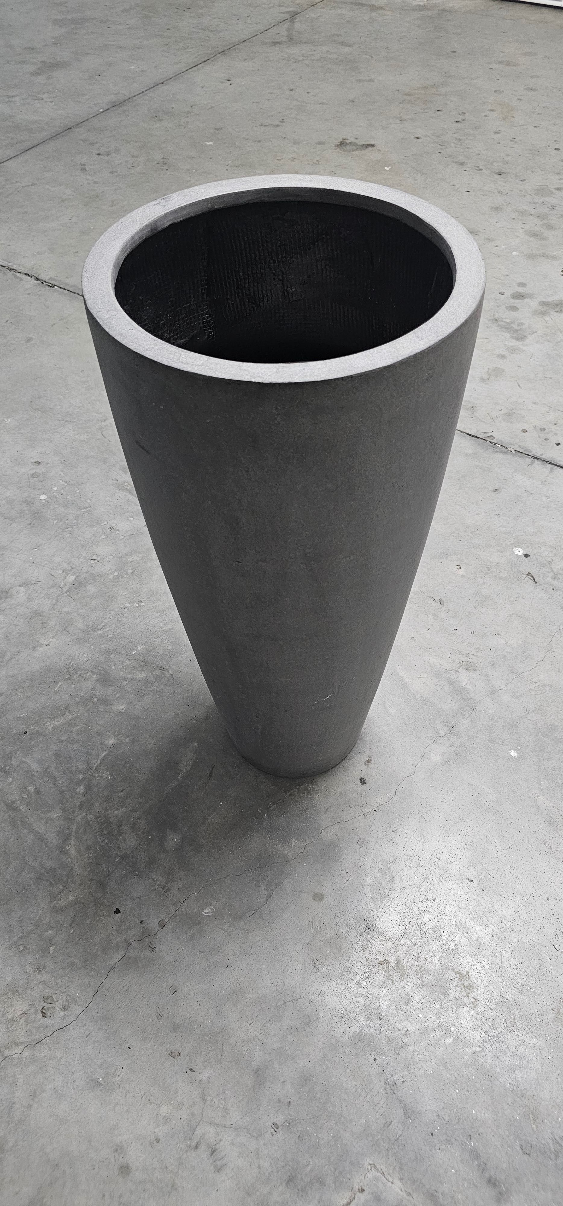 Vaso floreira em Fibra a imitar betão cinza