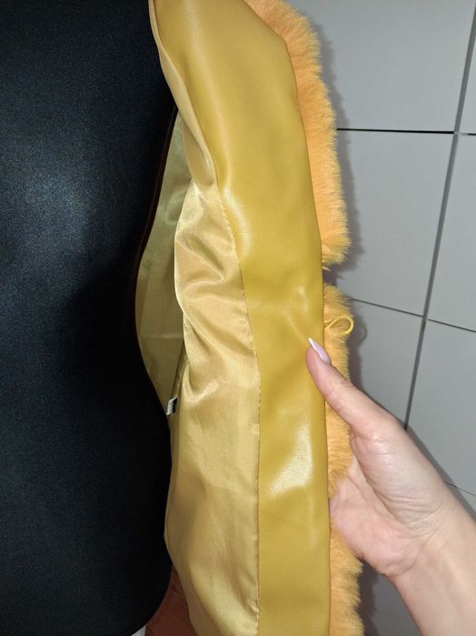 Kamizelka z futerka kolor zolty/ musztardowy rozm 40