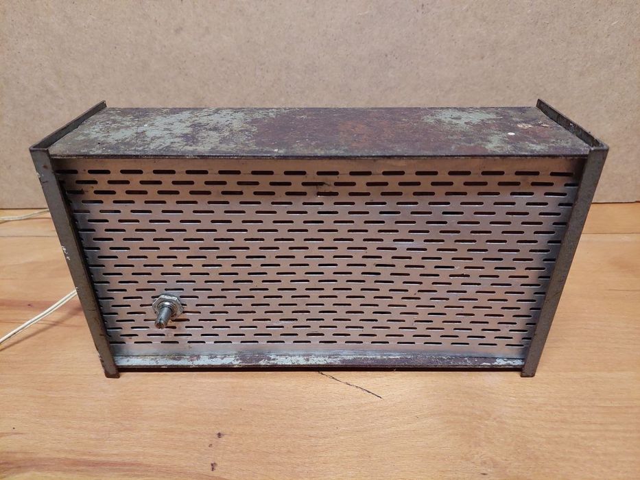 Раритетное старинное сетевое радио