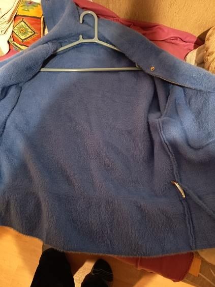 Ciepły płaszcz z kapturem