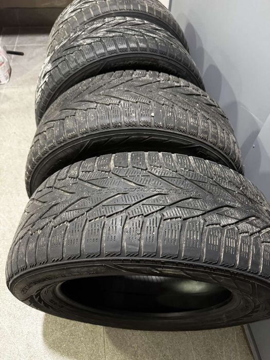 Продам шини Nokian Hakkapeliitta R2 SUV  255/60 R18