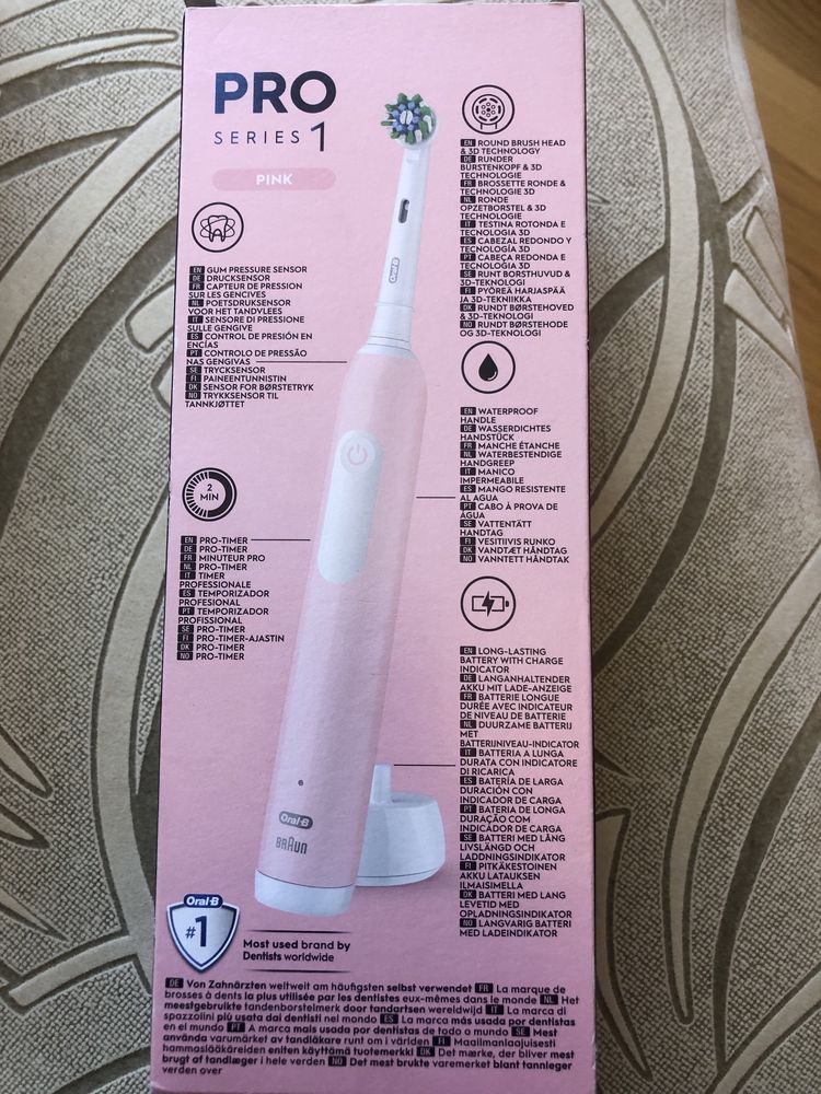 Зубна щітка Oral-B Pro 1