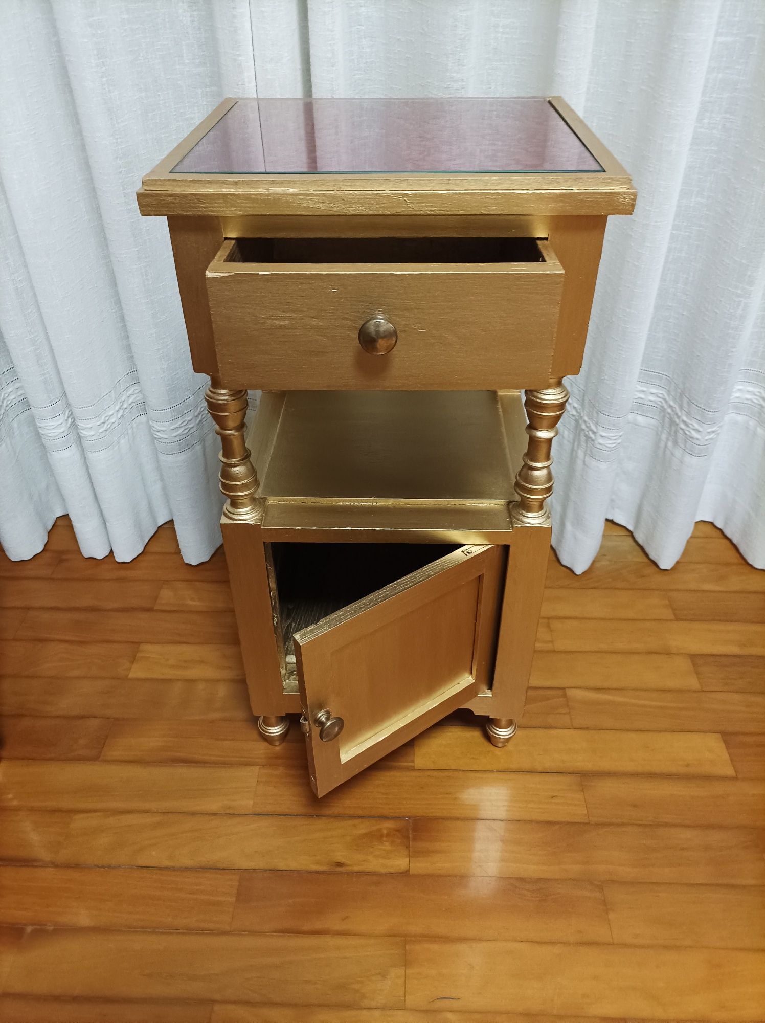 Peças centenárias estilo vitoriano restauradas.