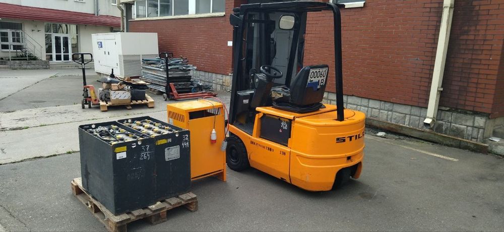 Електронавантажувач STILL