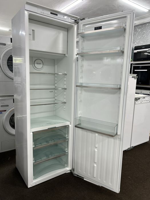 Вбудований Miele  холодильник з морозилкою від 85 см до 177см