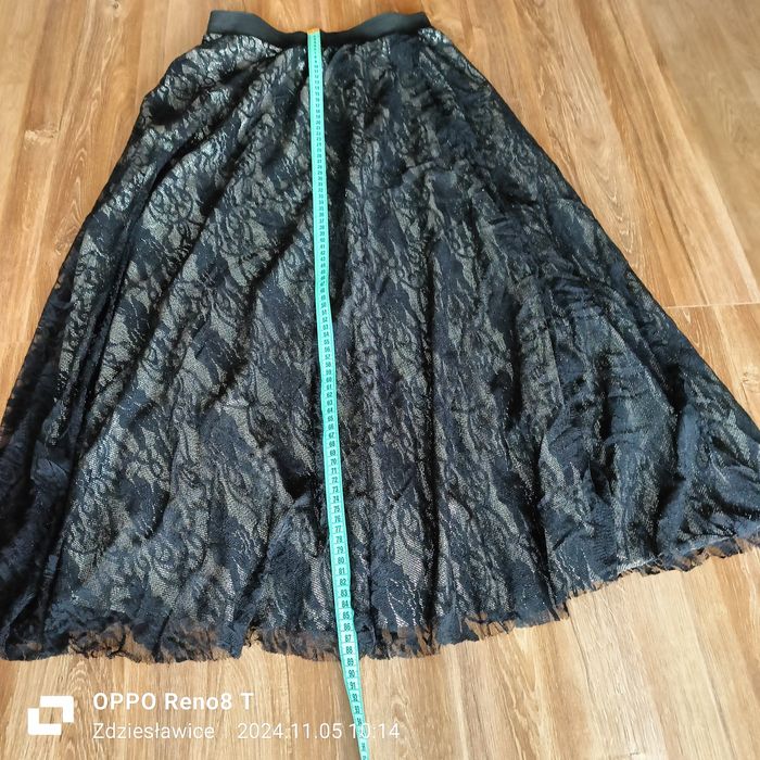 Spódnica koronkowa - czarna srebrna błyszcząca podszewka