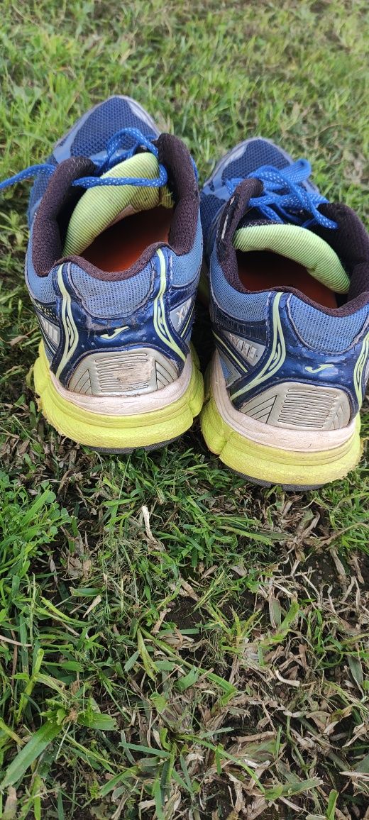 Sapatilhas trail Joma