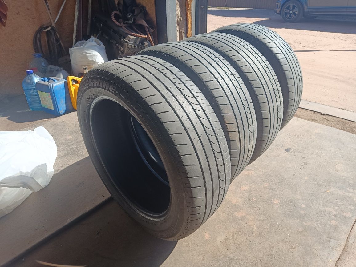 Комплект Резины BRIDGESTONE 235/55 R20.