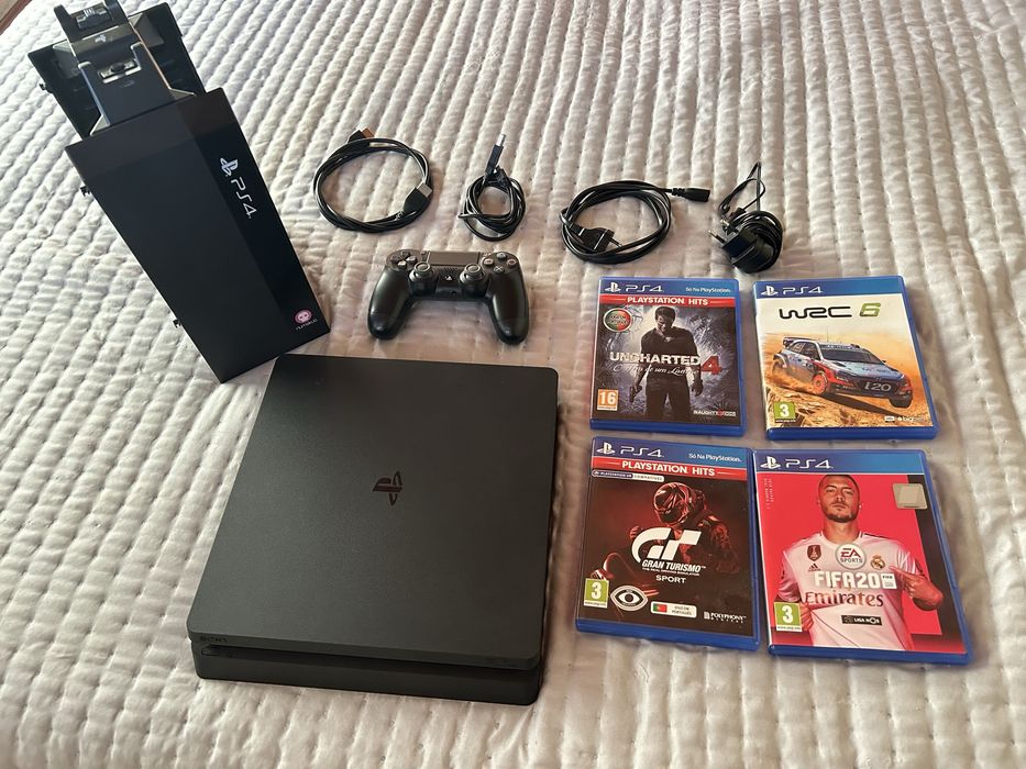 Playstation 4 volante e carregador de comandos
