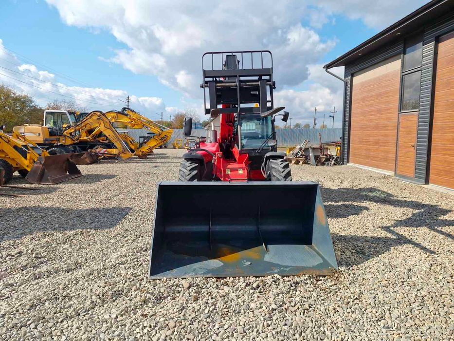 телескопічний навантажувач  MANITAU MT1033