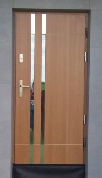 Drzwi zewnętrzne drewniane 8 cm z montazem dzpn23