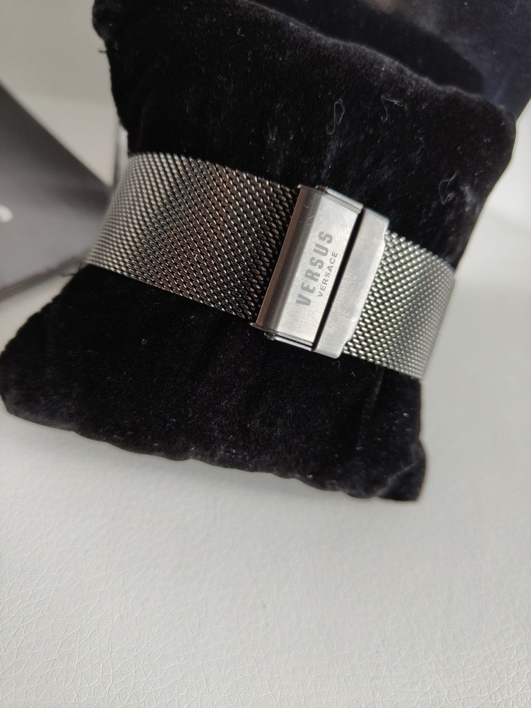 Zegarek męski Versus Versace Eugene VSPEV0519 czarny.