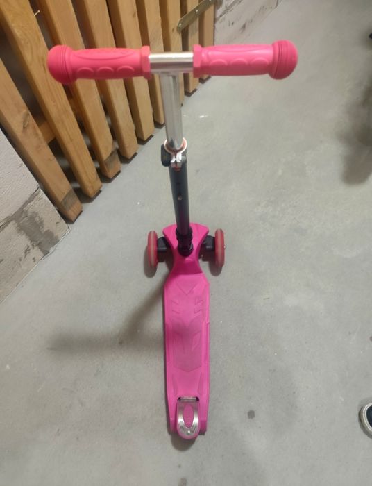 Hulajnoga trójkołowa balansowa