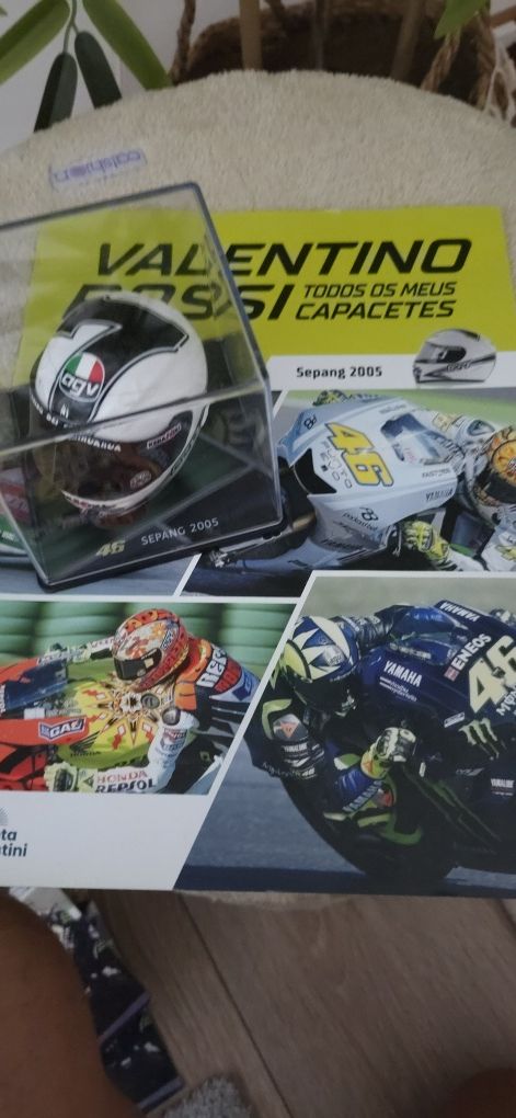 Miniatura Capacete Rossi speang 2005
