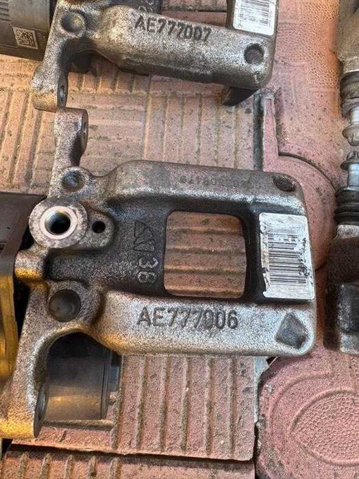 Комплект тормозних супортів задня вісь Peugeot 308 || SW 1.6d