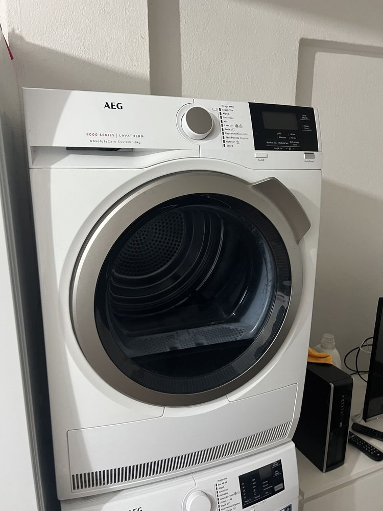 Maquina de secar roupa AEG