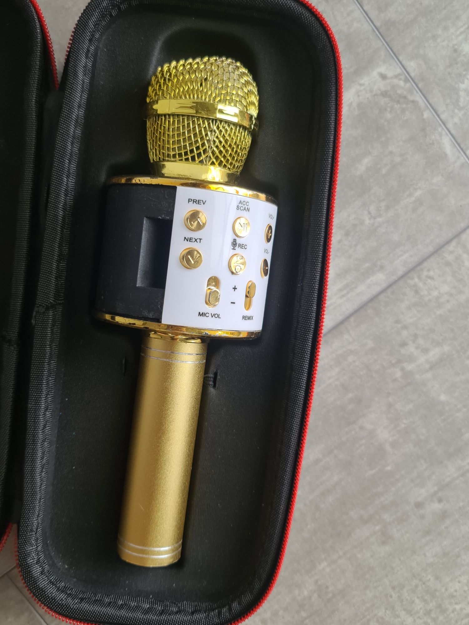 Mikrofon bezprzewodowy karaoke z głośnikiem Forever
