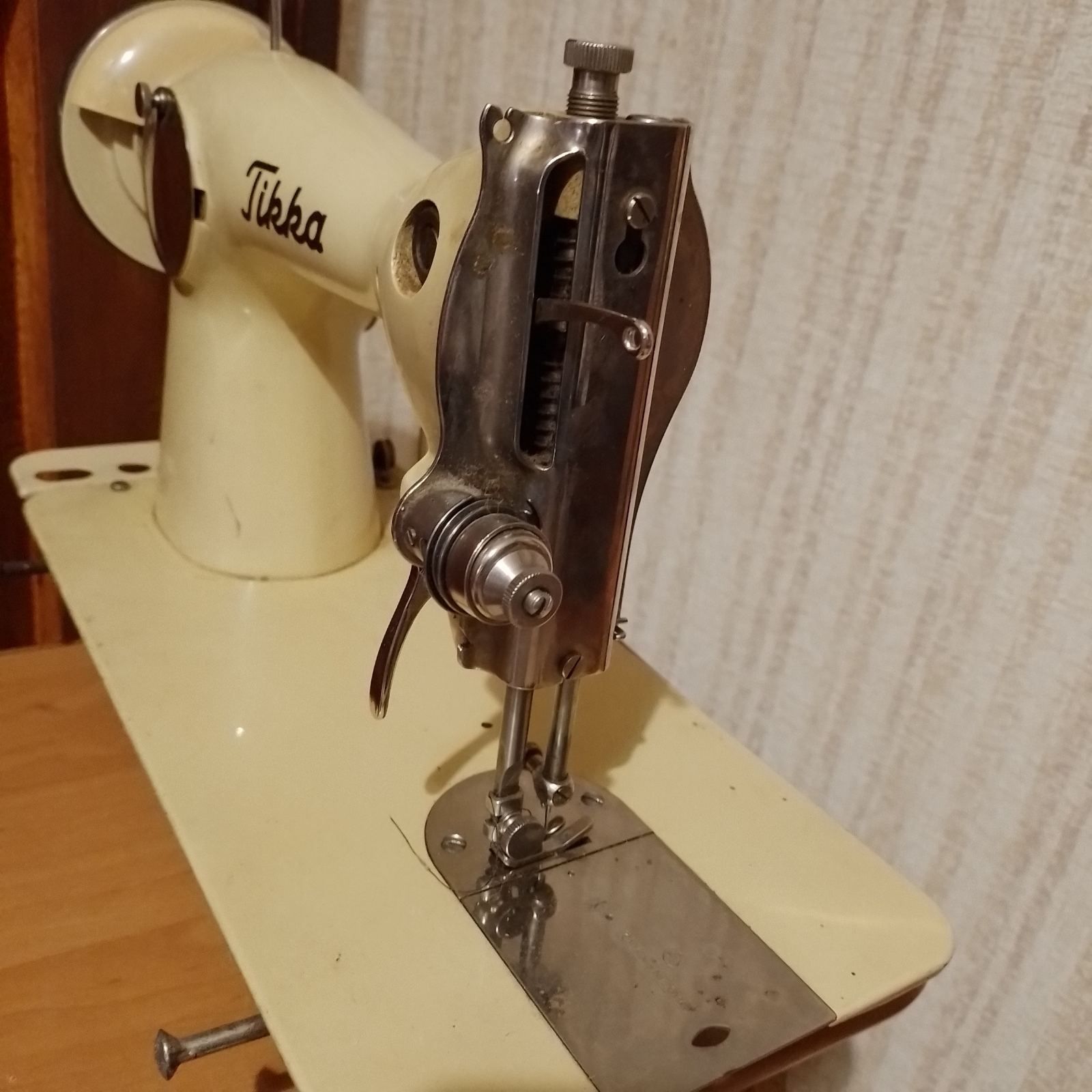 швейна машина  Tikka швейная машина машинка