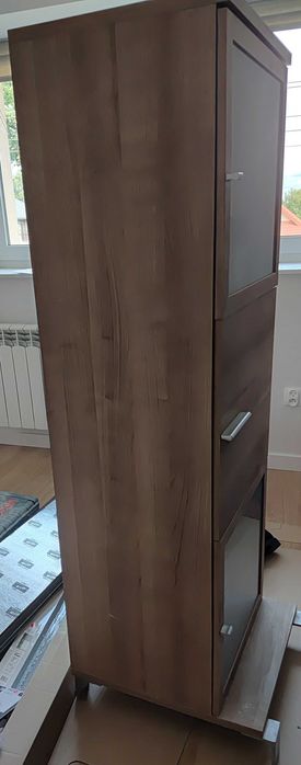 Sprzedam dwie szafki.