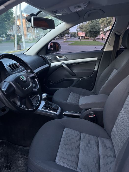 SKODA OCTAVIA А5 Автомат
Пробіг 226000км.
Дизель TDI 1.6
Коробка Автом