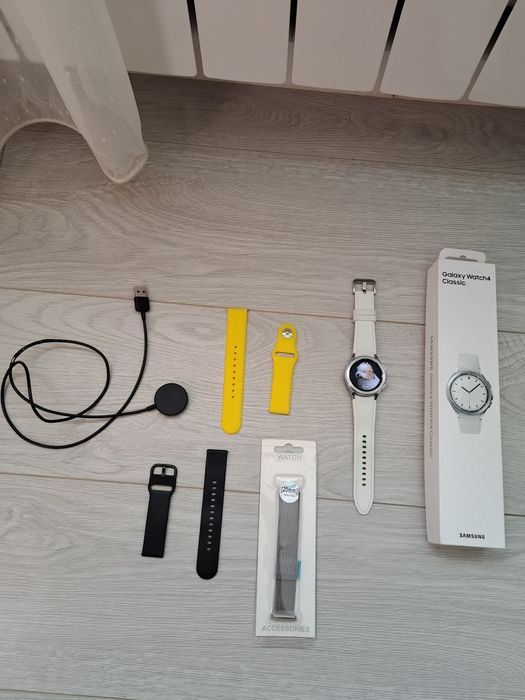 Смарт годинник SAMSUNG Galaxy Watch 4 Classic