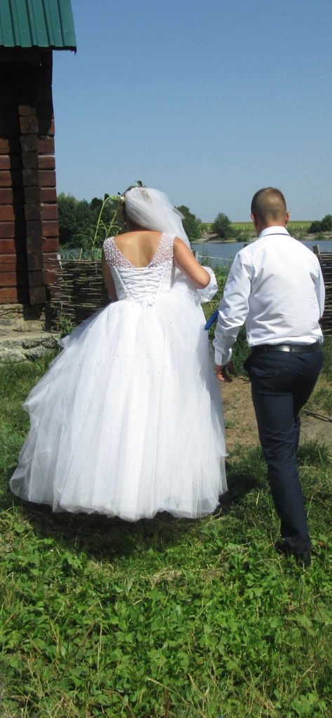 Плаття весільне з туфлями