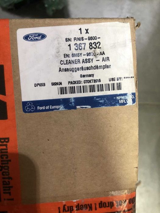 Фільтр повітряний Ford 1367832. Фильтр воздушный KUGA 2008-2013