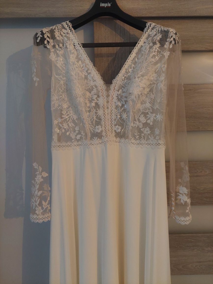 Suknia ślubna model Agnes 286